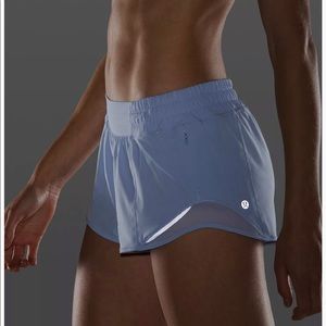 Lululemon Hotty Hot Low-Rise Lined Short 2.5"
